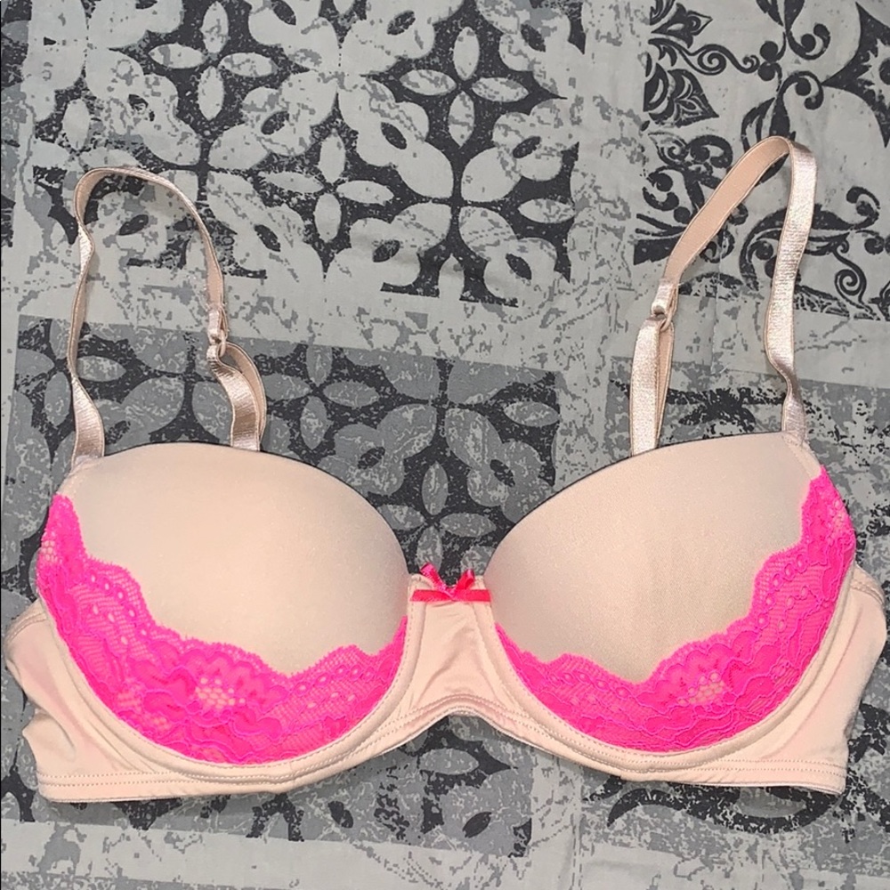 Beige bra with pink lace